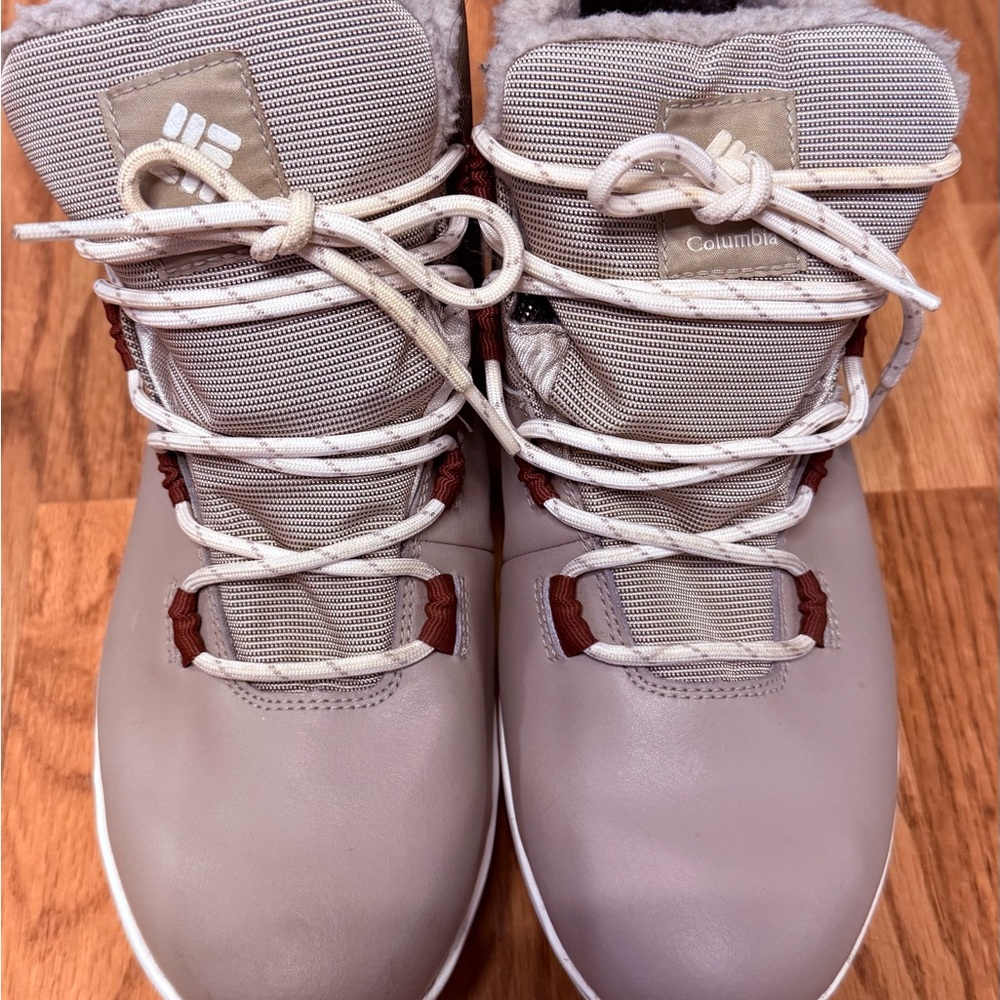 Columbia Taupe and White Winter Boots